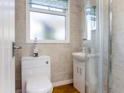 429 Norton Park bathroom interior